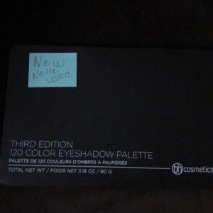 Bh eyeshadows